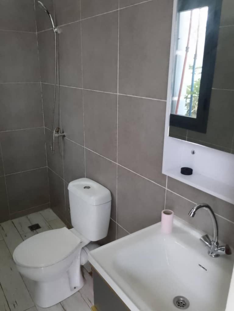 Bed and Breakfast Grace House Jacuzzi Saly Portudal Exterior foto
