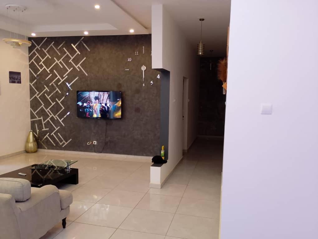 Bed and Breakfast Grace House Jacuzzi Saly Portudal Exterior foto